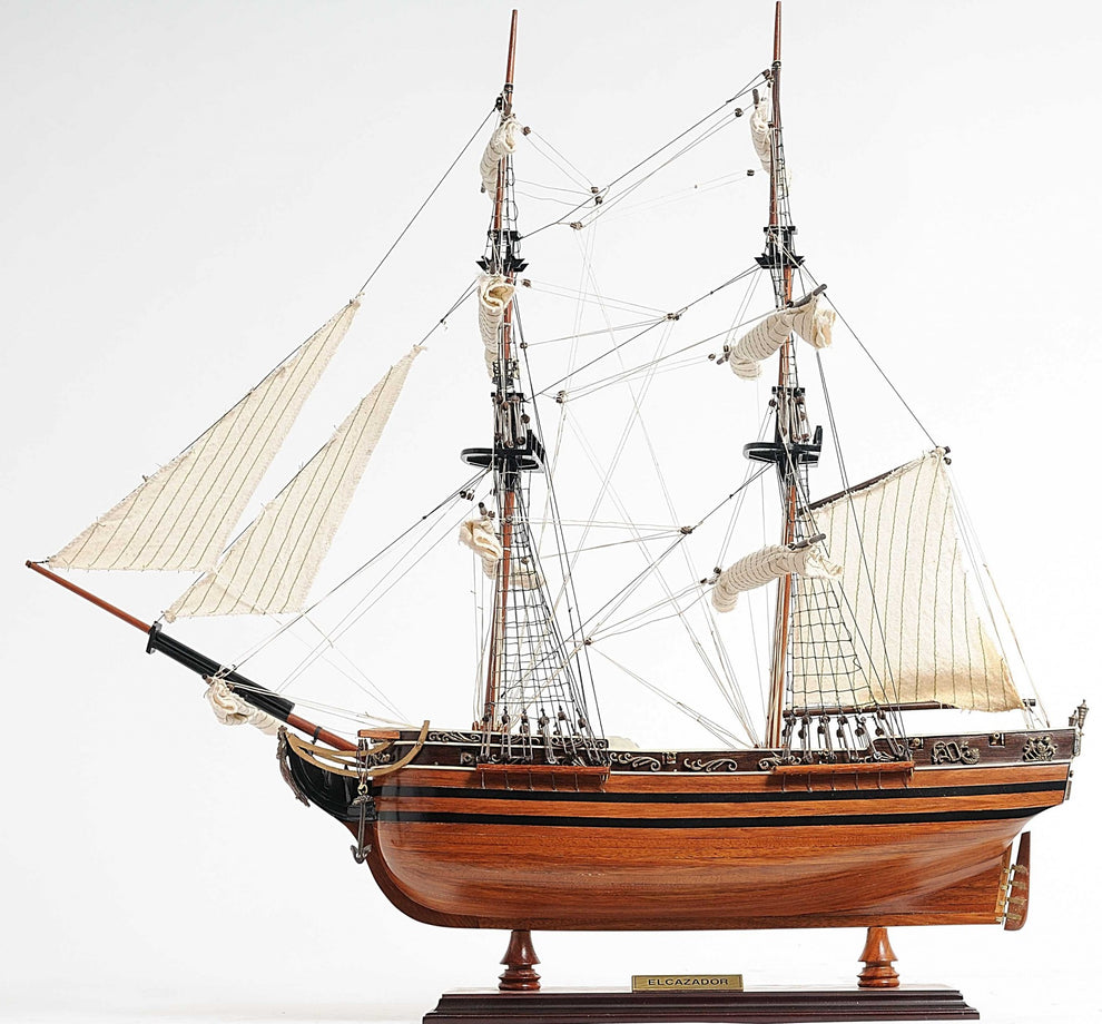 Elcazador By Homeroots | Sculptures | Modishstore - 2