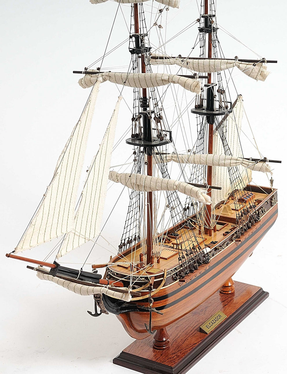 Elcazador By Homeroots | Sculptures | Modishstore - 4
