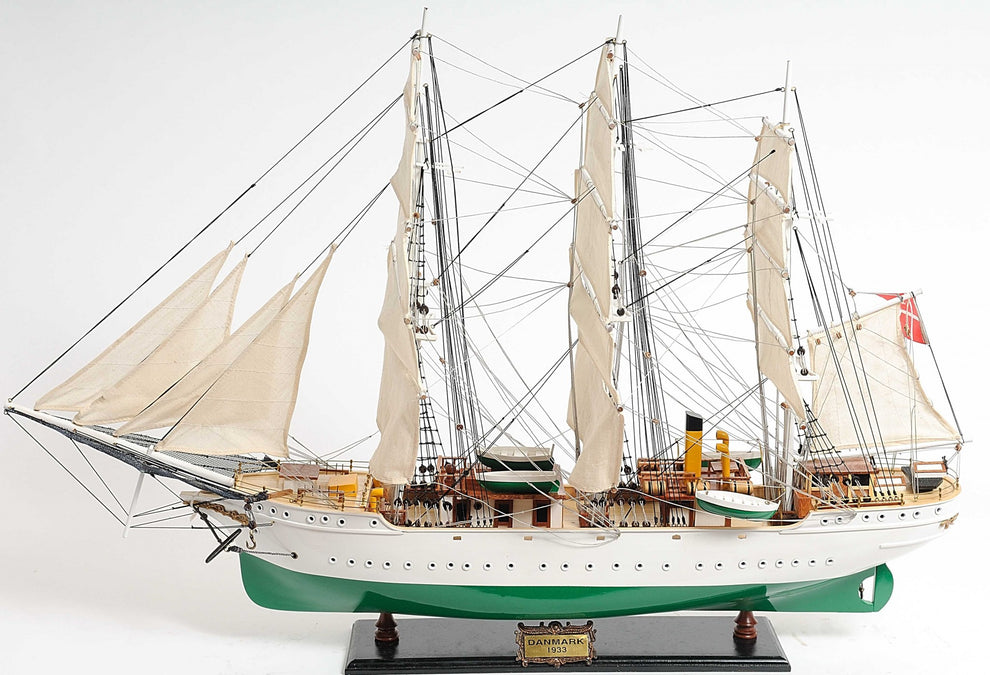 Danmark By Homeroots | Sculptures | Modishstore - 2