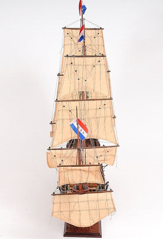 Friesland By Homeroots | Sculptures | Modishstore