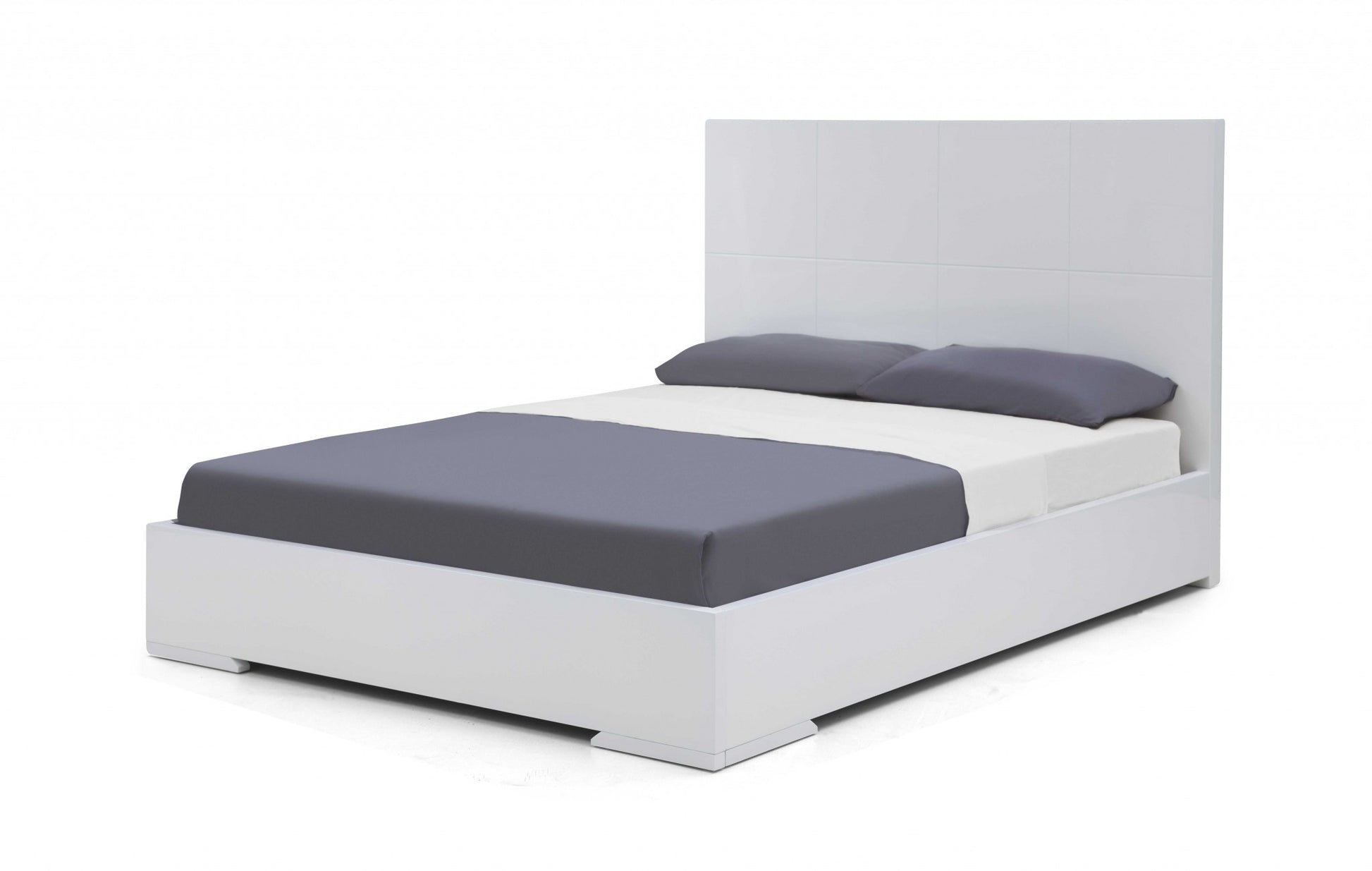 Contemporary White Queen Platform Bed By Homeroots | Beds | Modishstore - 2
