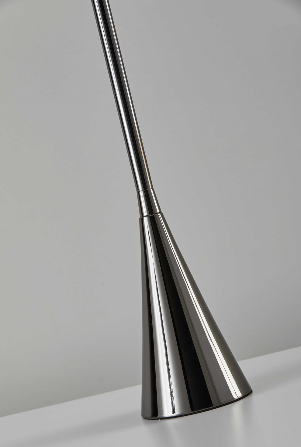 Black Nickel Finish Metal Tall White Shade Table Lamp By Homeroots | Table Lamps | Modishstore - 3