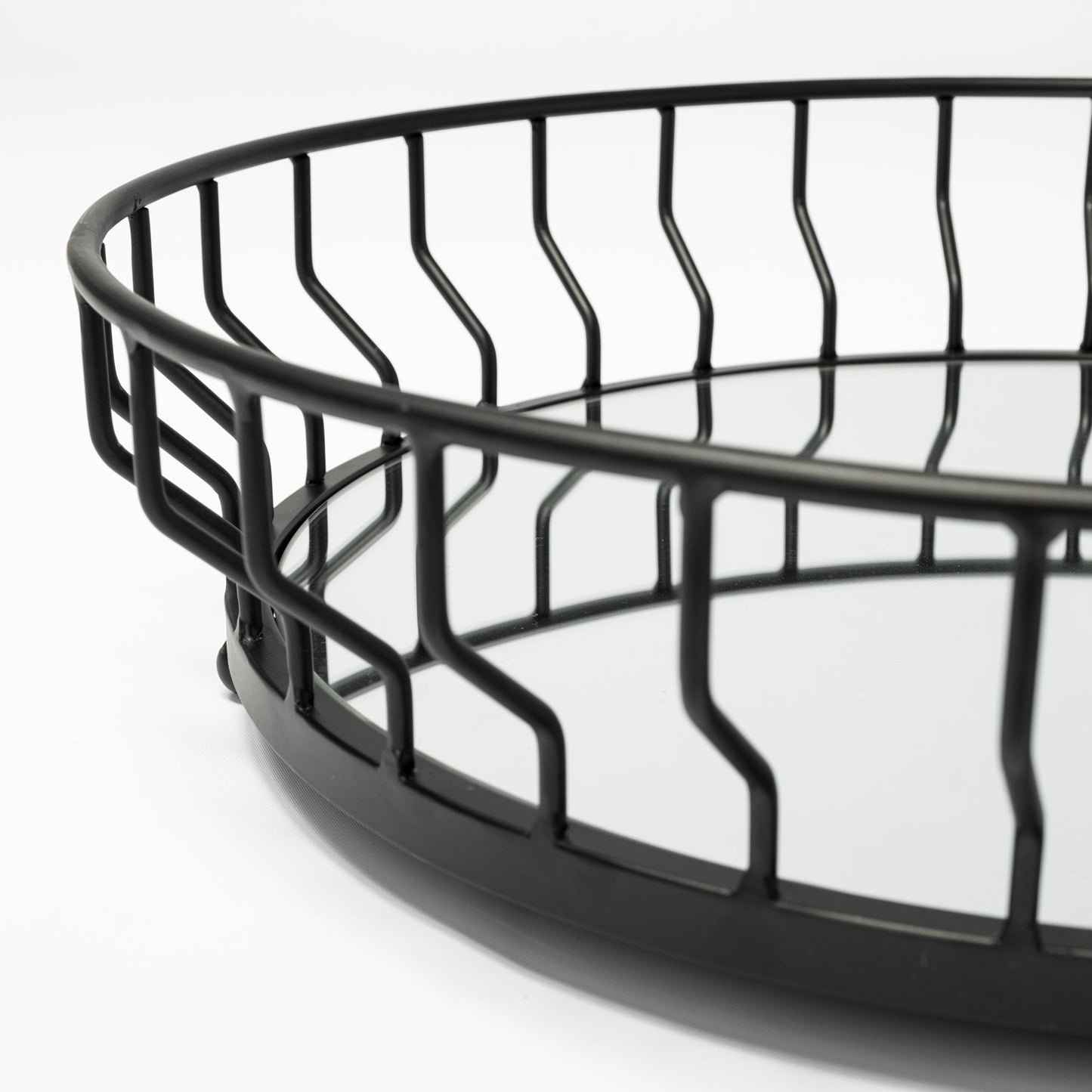 20' Matte Black Wavy Metal With Mirrored Glass Bottom Round Tray By Homeroots | Trays | Modishstore - 3