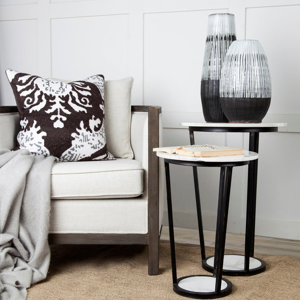 18' Round White Marble Top Accent Table with Black Metal Frame By Homeroots | Accent Tables | Modishstore - 7