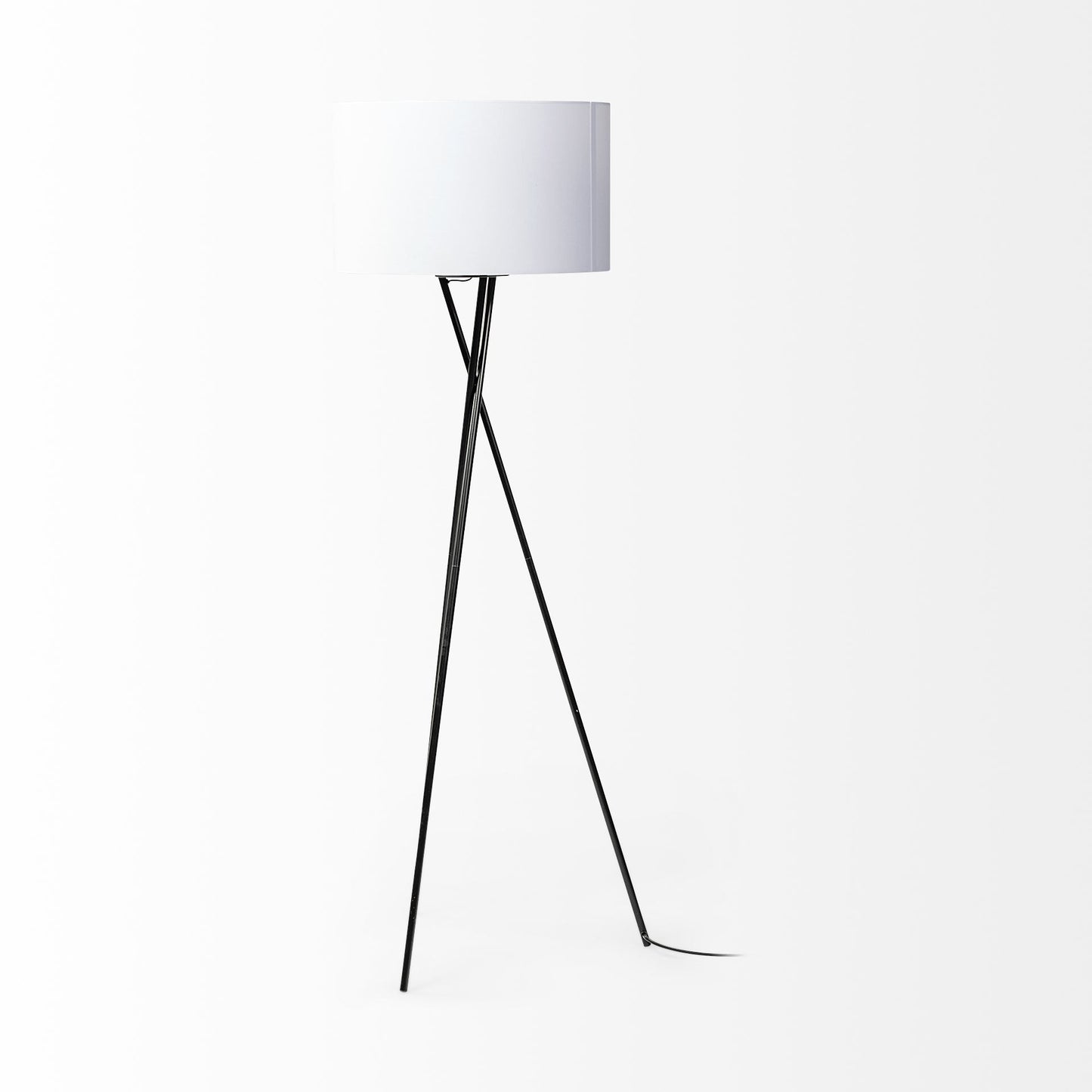 Black Metal Tripod Floor Lamp By Homeroots | Floor Lamps | Modishstore - 4