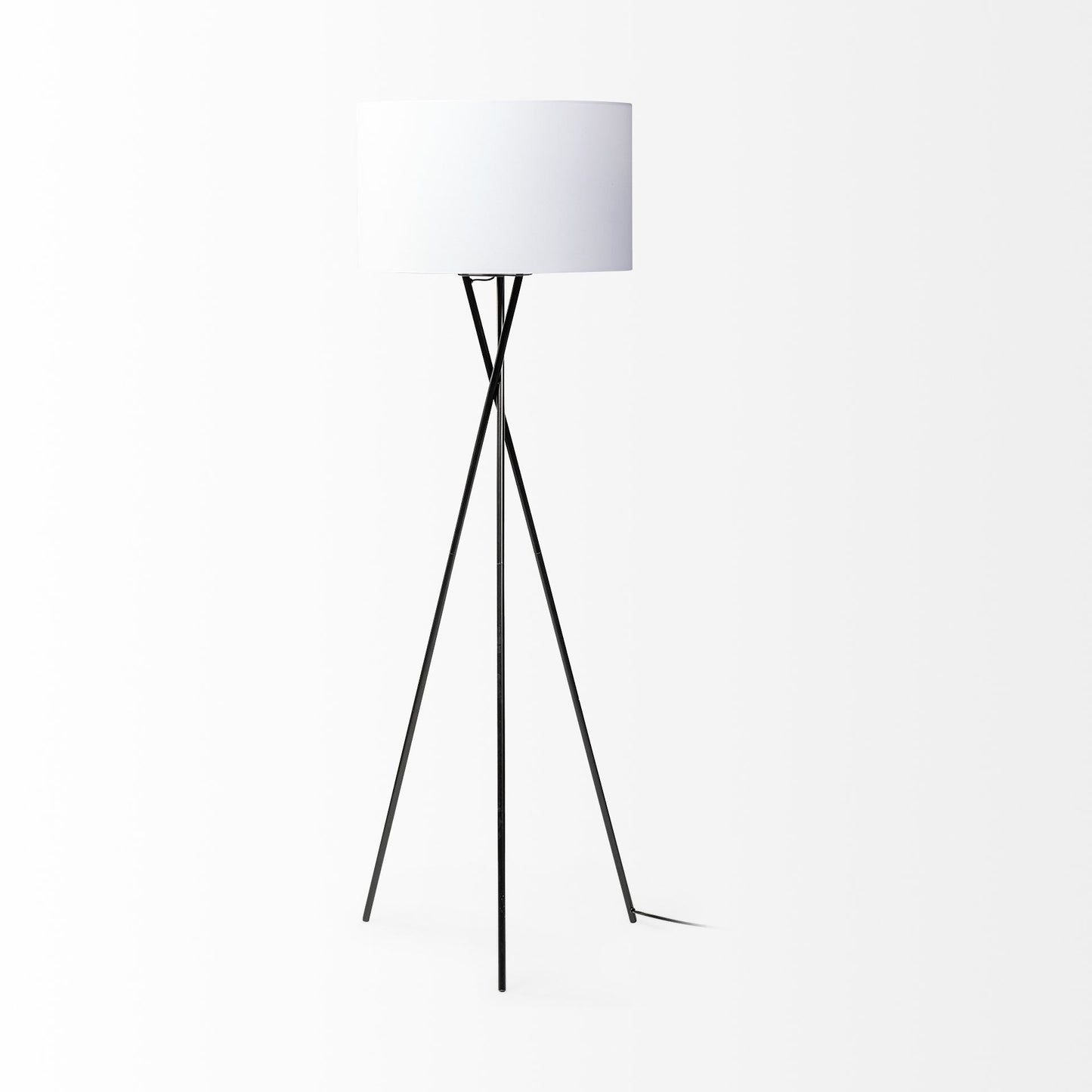 Black Metal Tripod Floor Lamp By Homeroots | Floor Lamps | Modishstore - 5
