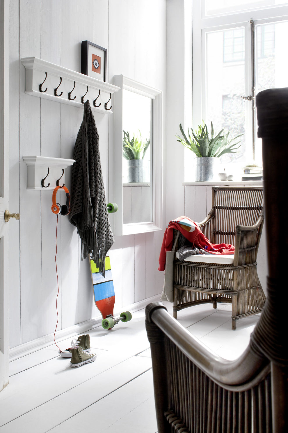 Traditional Classic White Wood Six Hook Hanging Coat Rack By Homeroots | Coat Racks | Modishstore - 5
