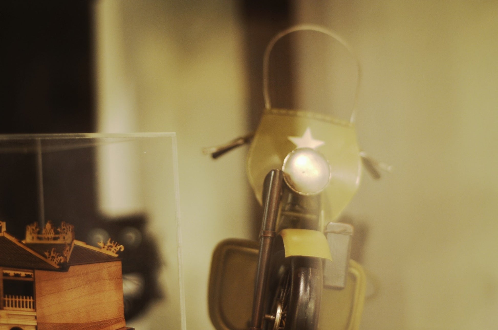 c1942 Green U.S. Army Motorcycle Sculpture By Homeroots | Sculptures | Modishstore - 5