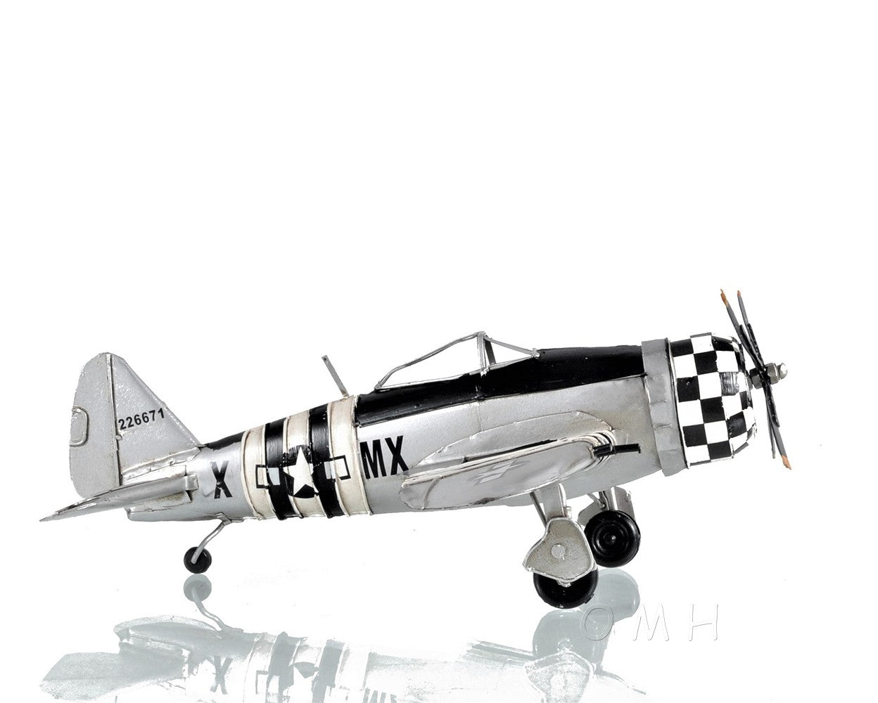 c1943 Republic P-47 Thunderbolt Sculpture By Homeroots | Sculptures | Modishstore