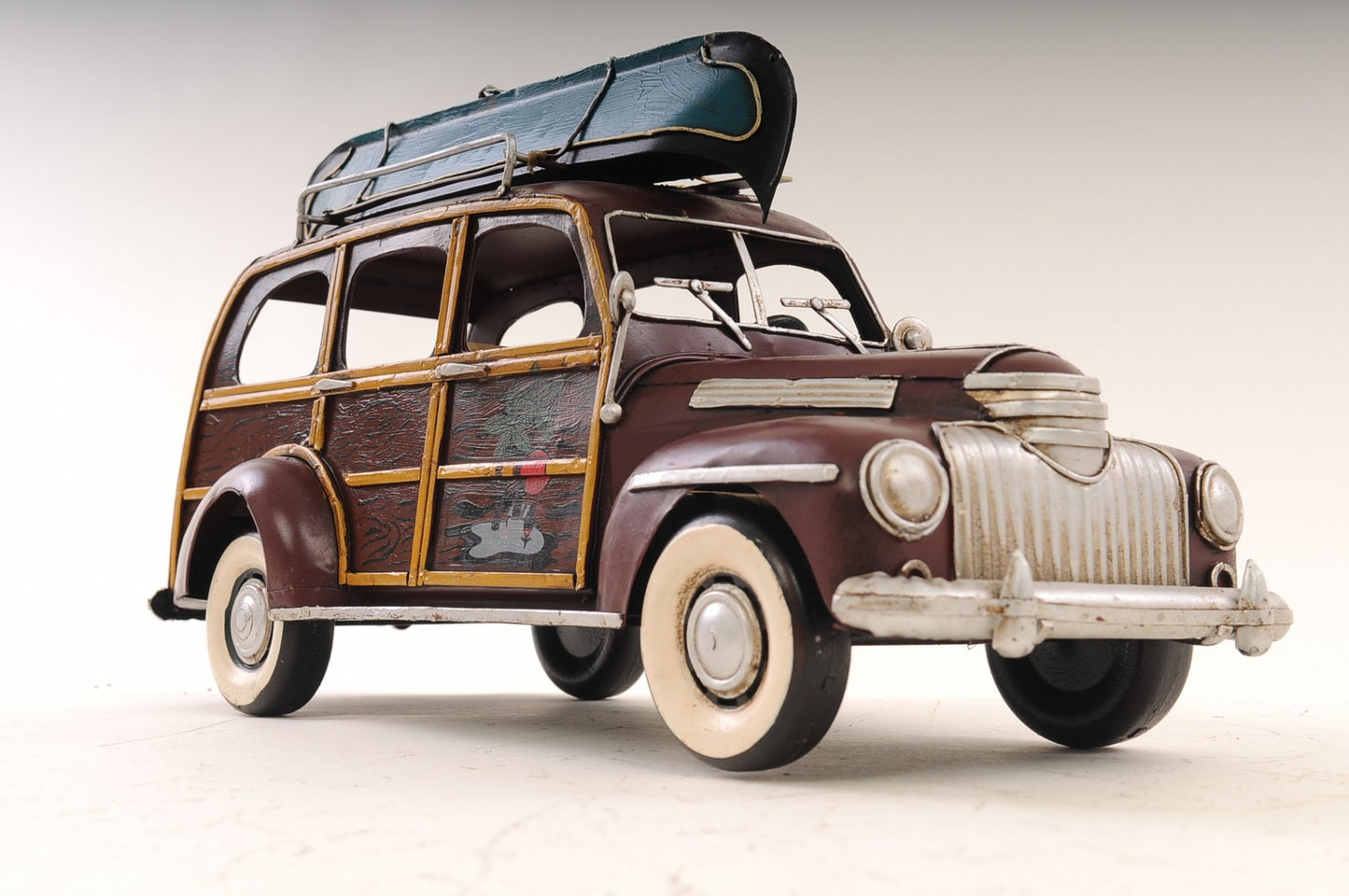 c1947 Chevrolet Suburban Sculpture By Homeroots | Sculptures | Modishstore - 2