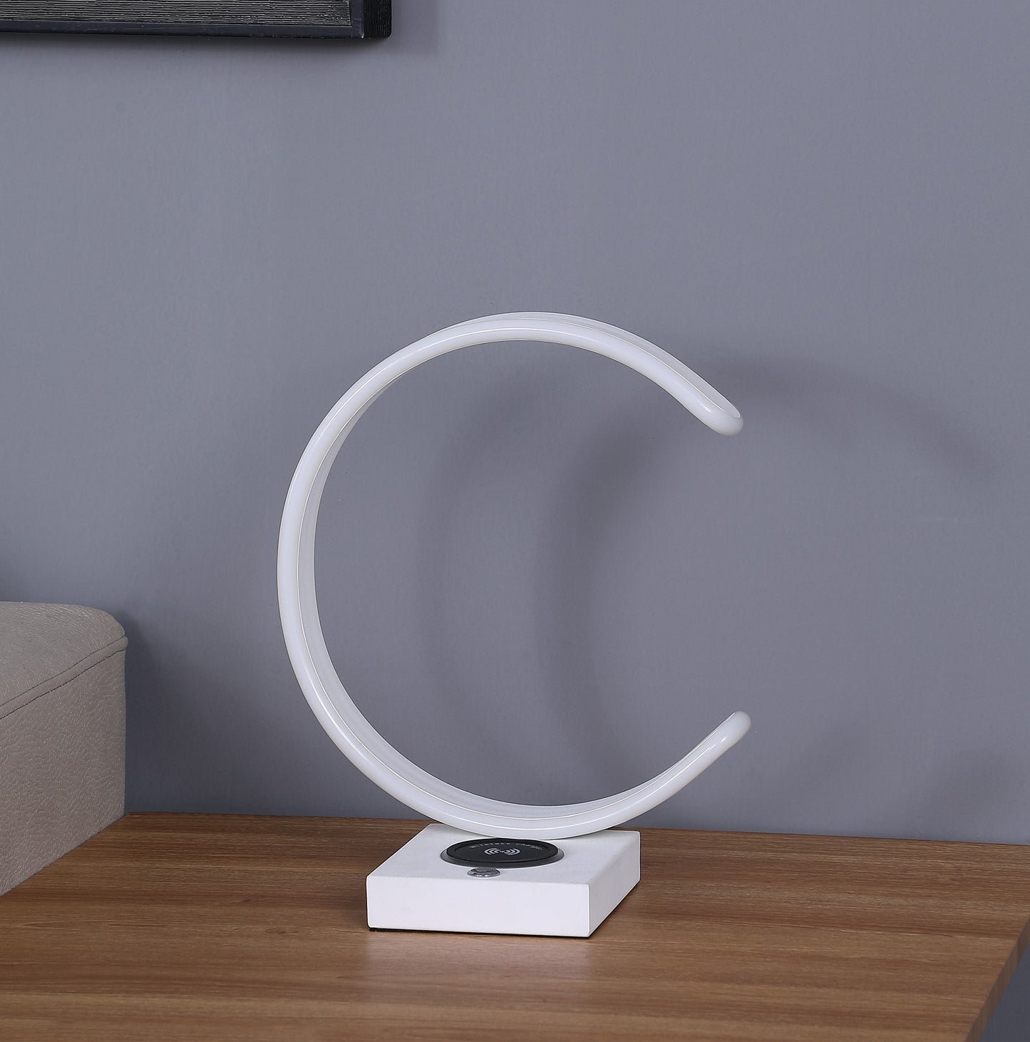 14" White Metal LED with USB Wireless Charger Table Lamp By Homeroots | Table Lamps | Modishstore - 2