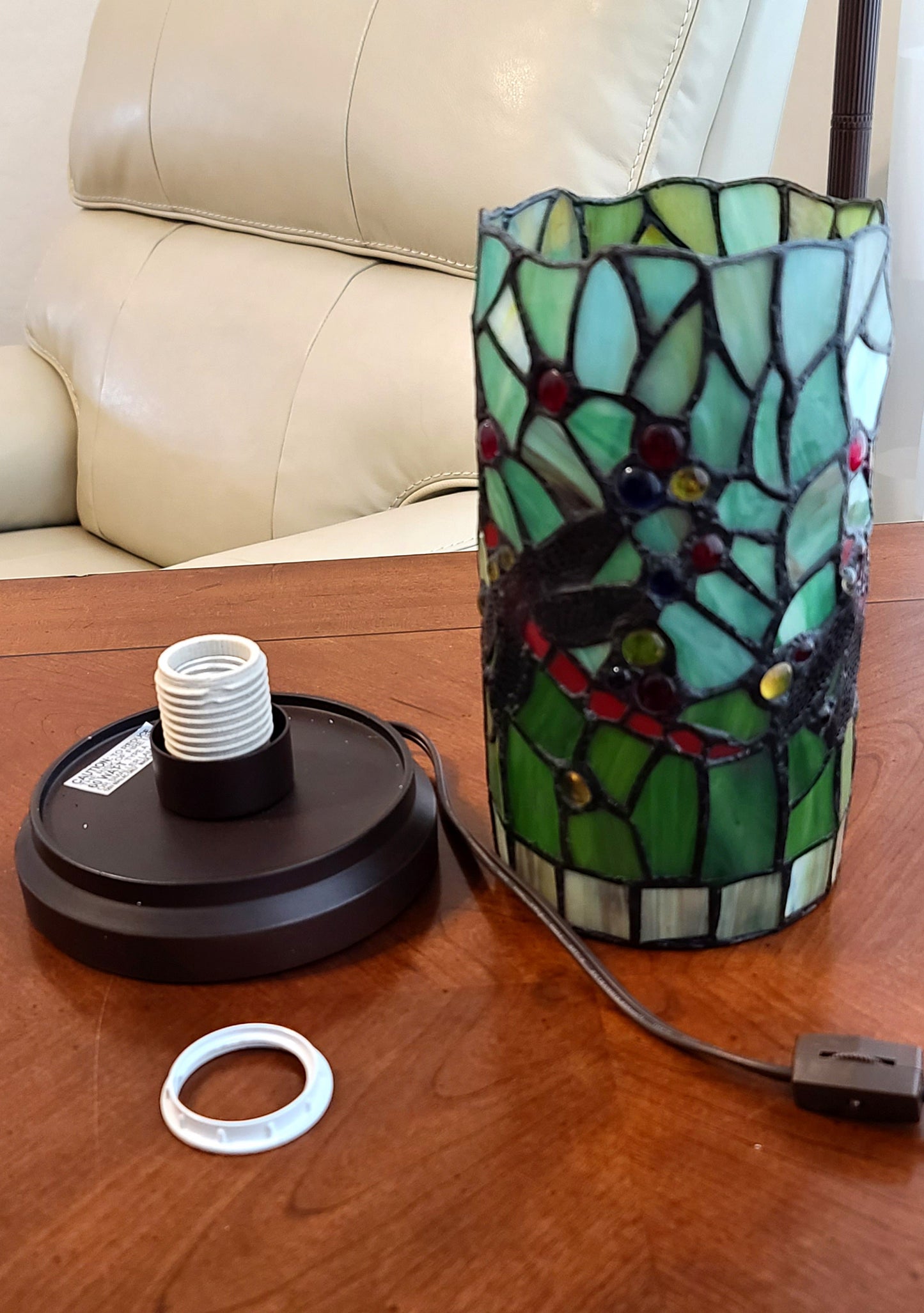 11" Tiffany Style Red Tulips Accent Table Lamp By Homeroots | Table Lamps | Modishstore - 2