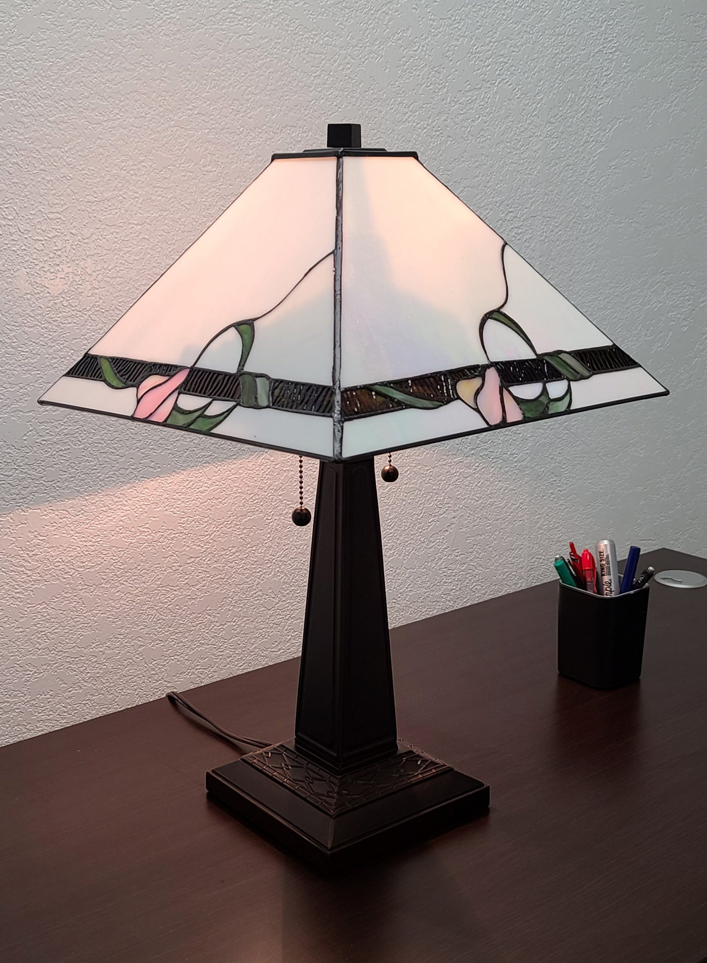 23" White Stained Glass Floral Two Light Mission Style Table Lamp By Homeroots | Table Lamps | Modishstore - 5