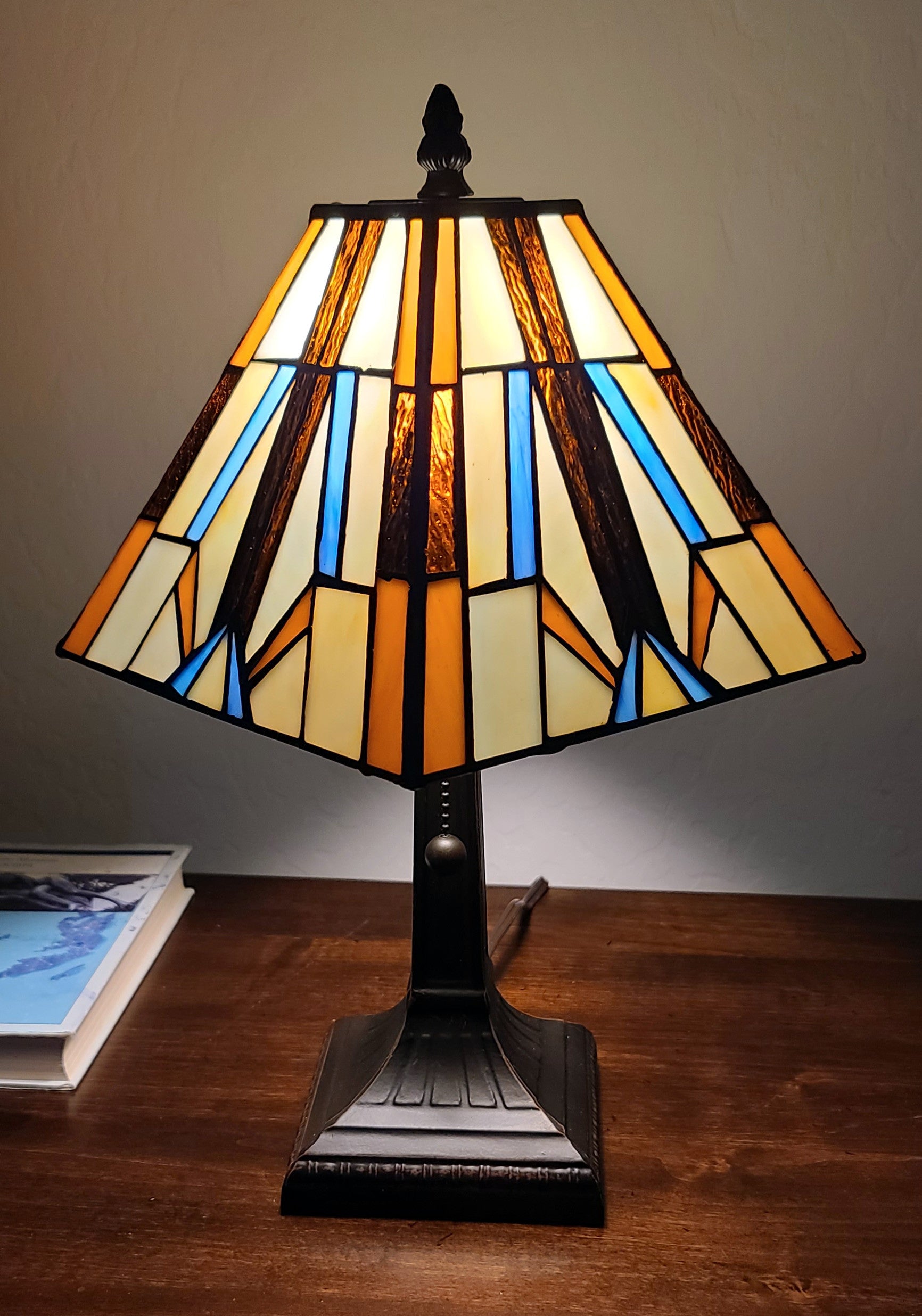 16" Tiffany Style Mission Style Squared Shade Table Lamp By Homeroots | Table Lamps | Modishstore - 3