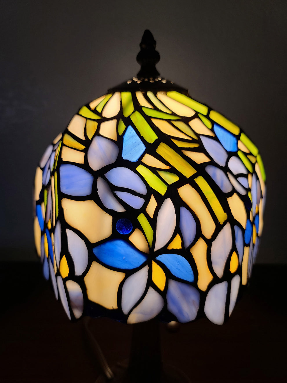 15" Tiffany Style Blue Floral Table Lamp By Homeroots | Table Lamps | Modishstore - 2