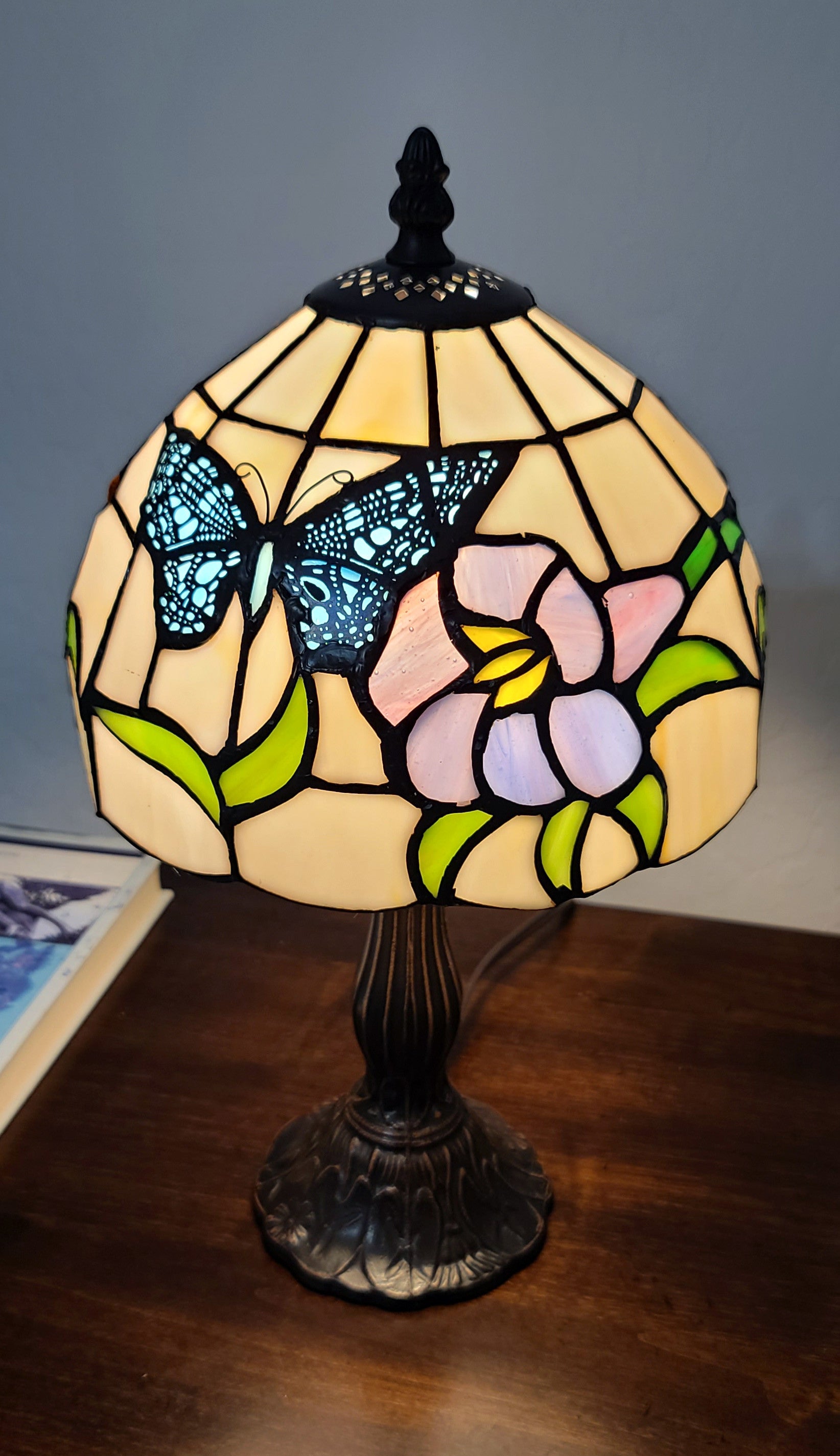 15" Tiffany Style Stained Glass Blue Butterfly Table Lamp By Homeroots | Table Lamps | Modishstore - 5