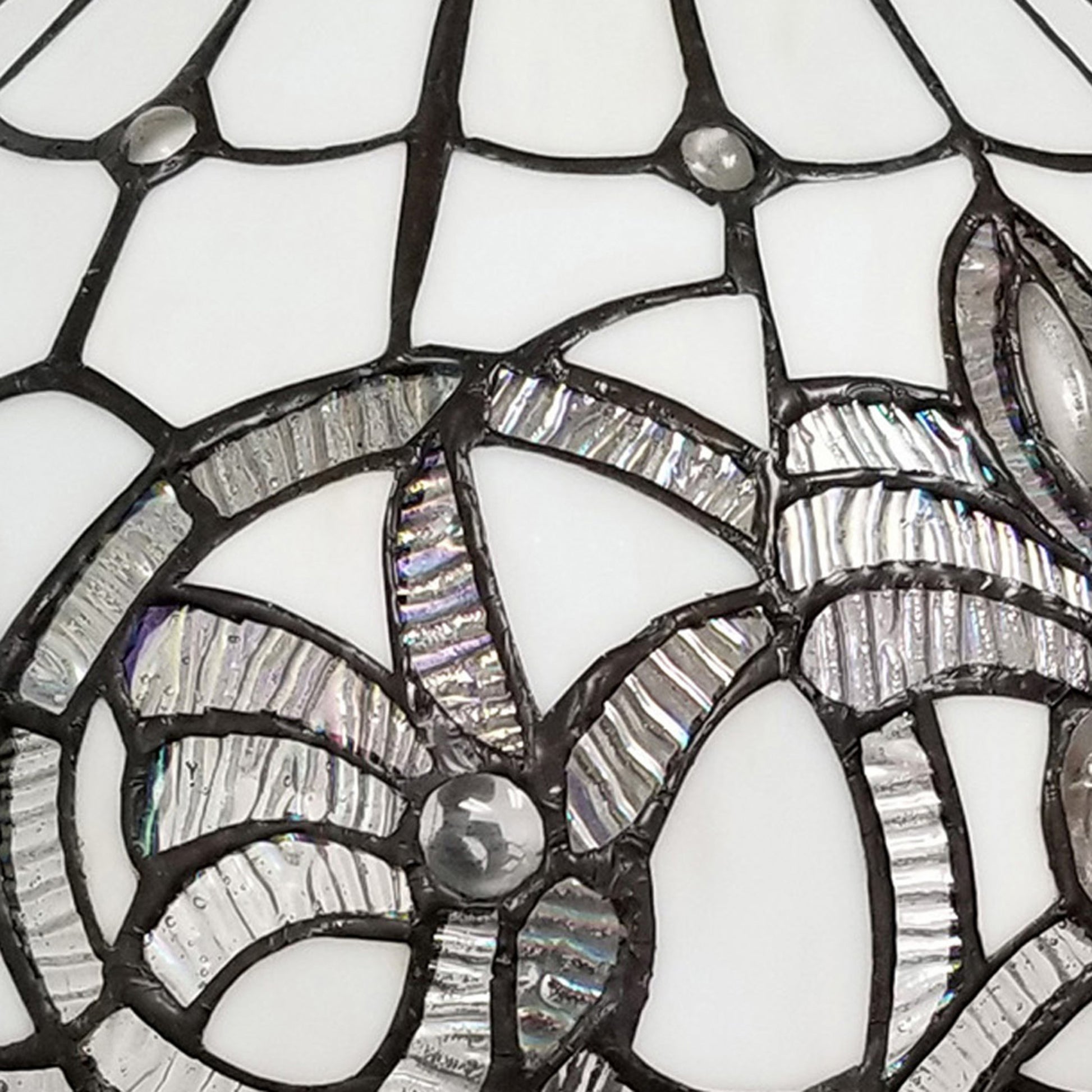 19" Tiffany Style Antique Vintage Table Lamp By Homeroots | Table Lamps | Modishstore - 5