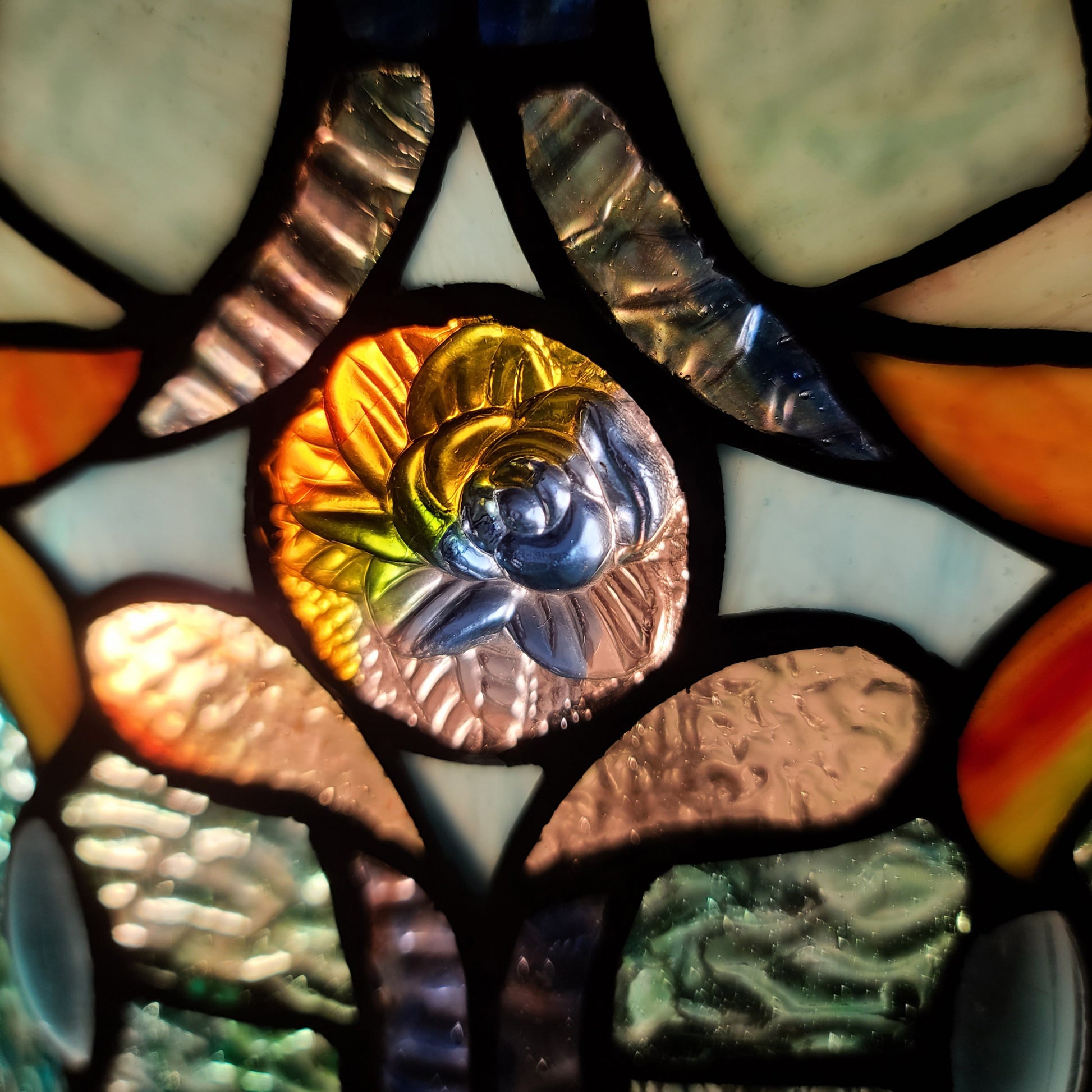 21" Stained Glass Two Light Jeweled Floral Drum Table Lamp By Homeroots | Table Lamps | Modishstore - 7