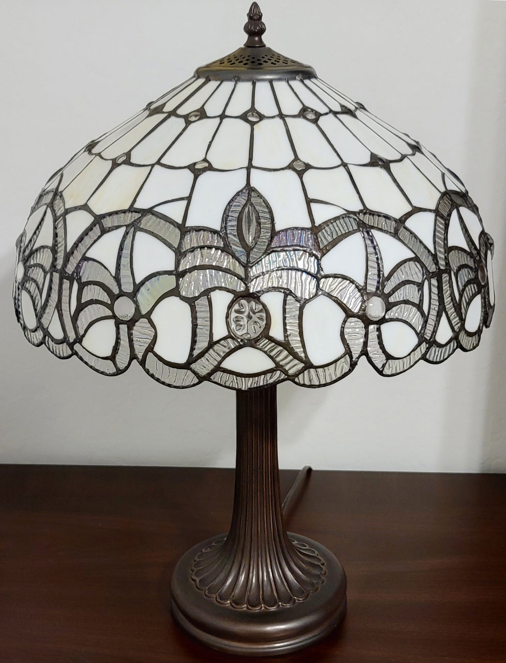 24" Stained Glass Two Light Stained Glass Two Light Accent Table Lamp By Homeroots | Table Lamps | Modishstore - 5