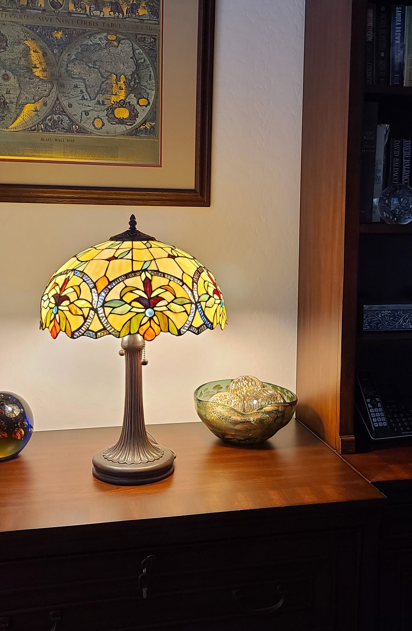 23" Stained Glass Two Light Jeweled Floral Table Lamp By Homeroots | Table Lamps | Modishstore - 4