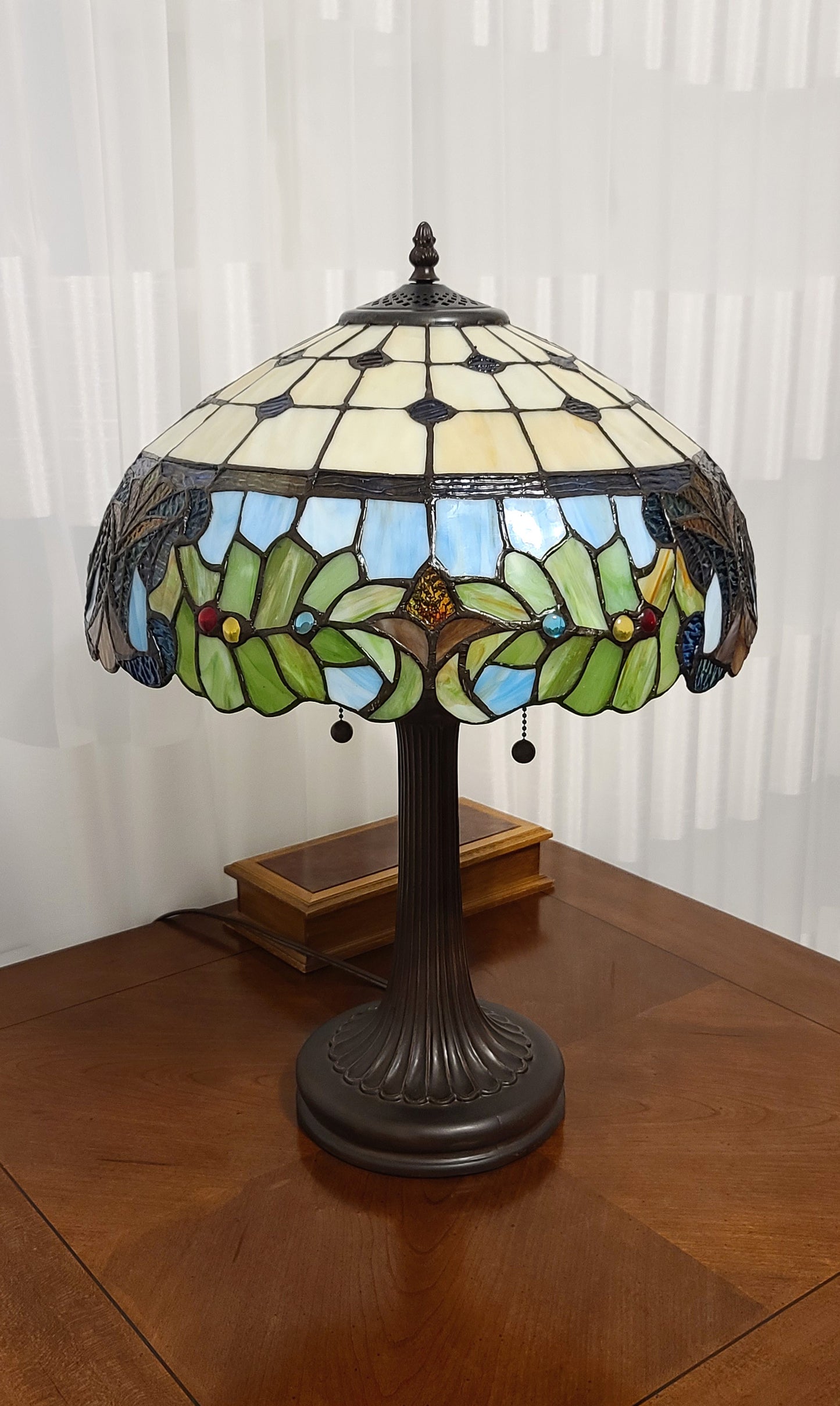 23" Stained Glass Two Light Jeweled Floral Accent Table Lamp By Homeroots | Table Lamps | Modishstore - 3