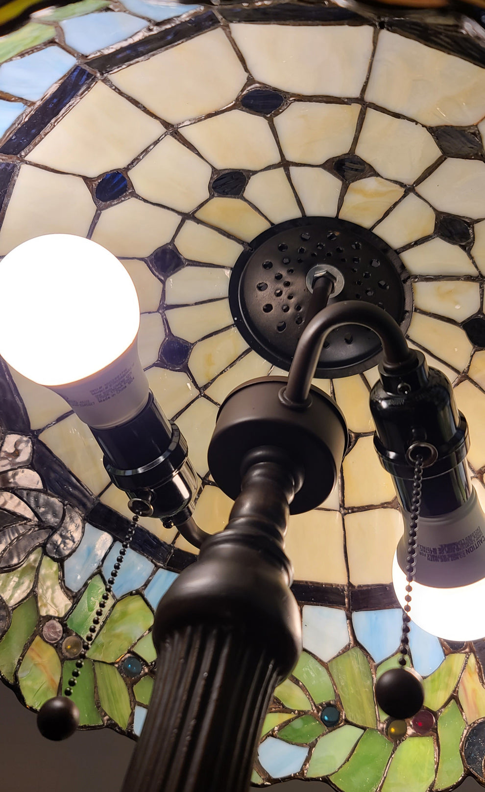 23" Stained Glass Two Light Jeweled Floral Accent Table Lamp By Homeroots | Table Lamps | Modishstore - 4