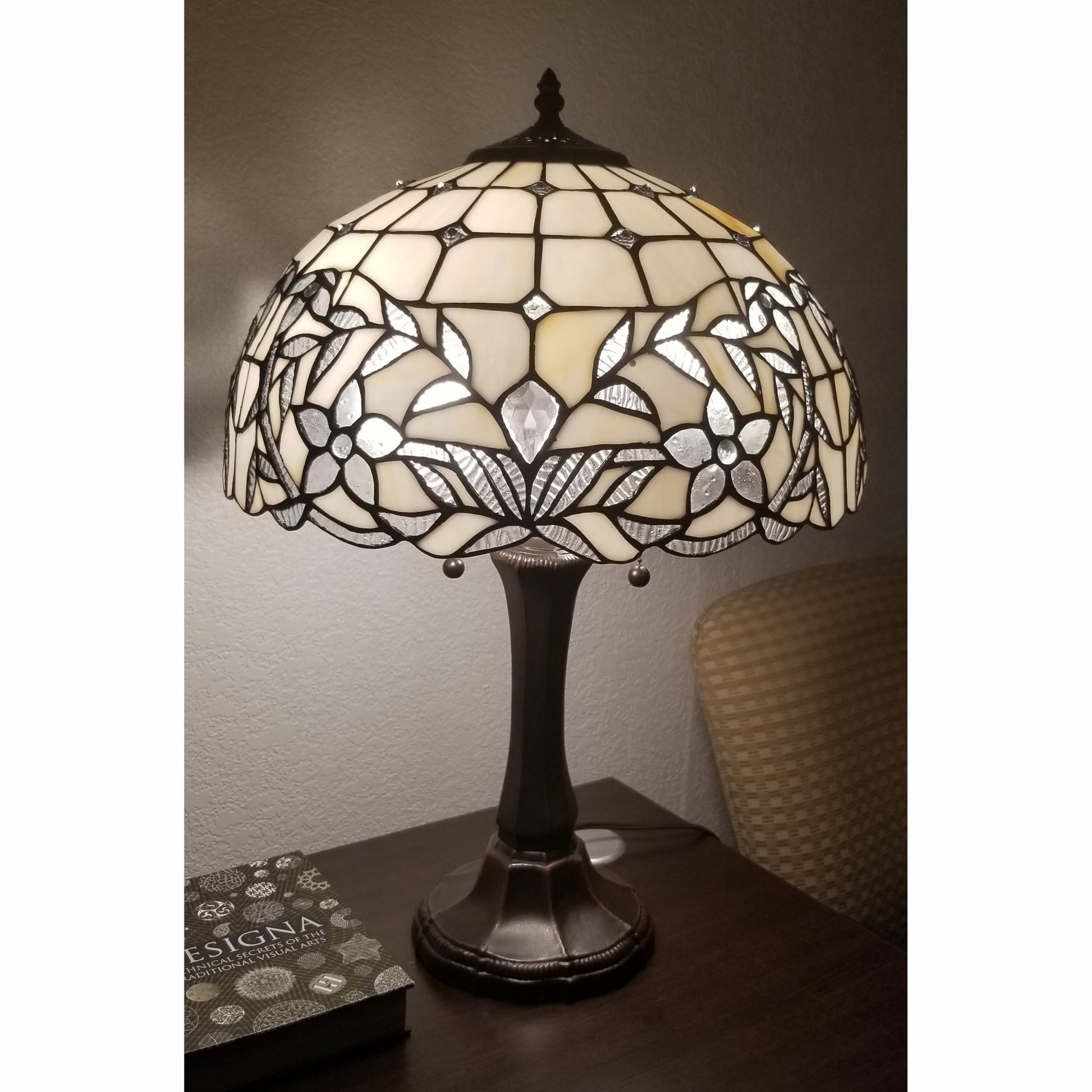 23" Stained Glass Two Light Flowery Vintage Accent Table Lamp By Homeroots | Table Lamps | Modishstore - 2
