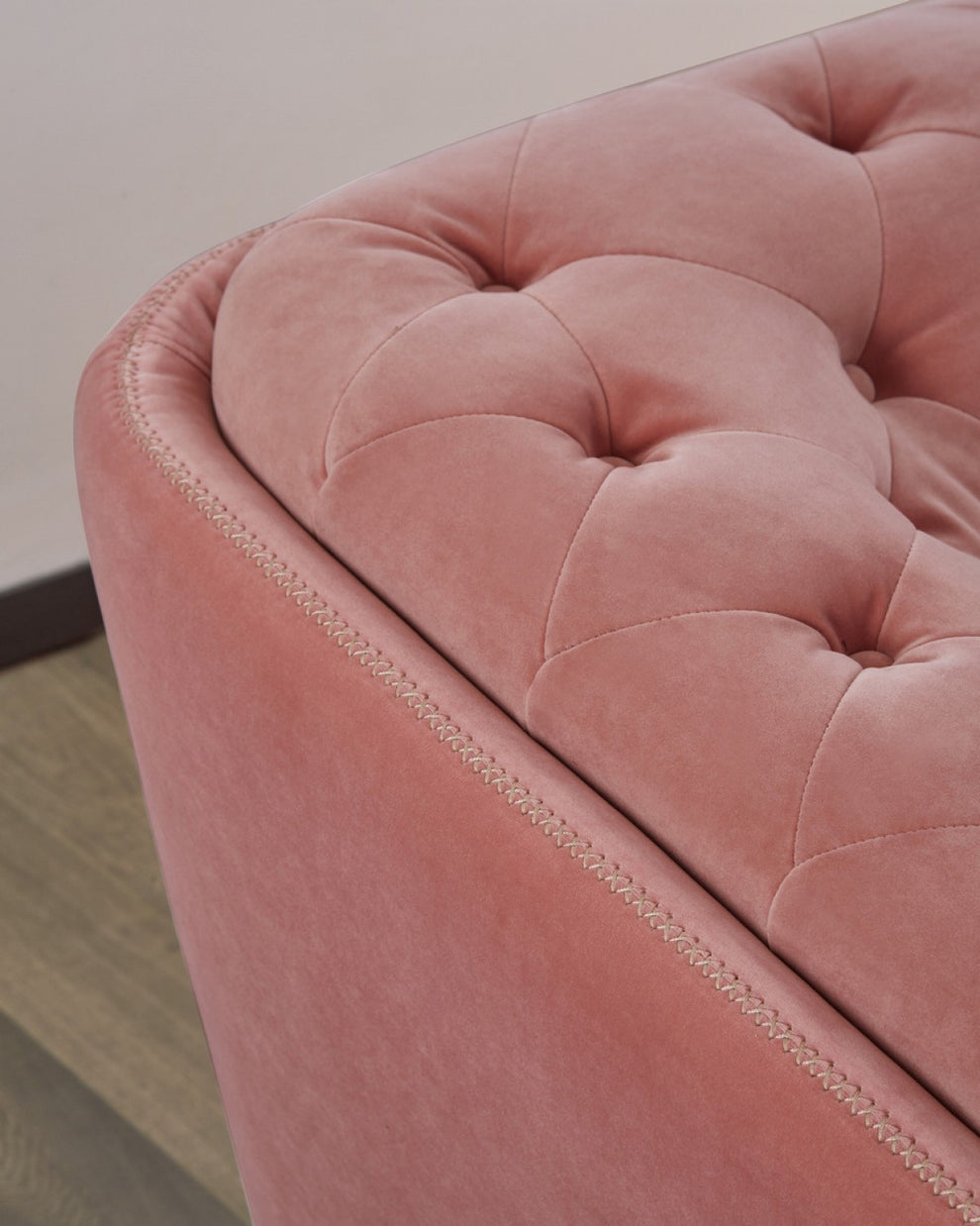 Stylish Pink Velvet Loveseat With Diamond Tufts By Homeroots | Loveseats | Modishstore - 5