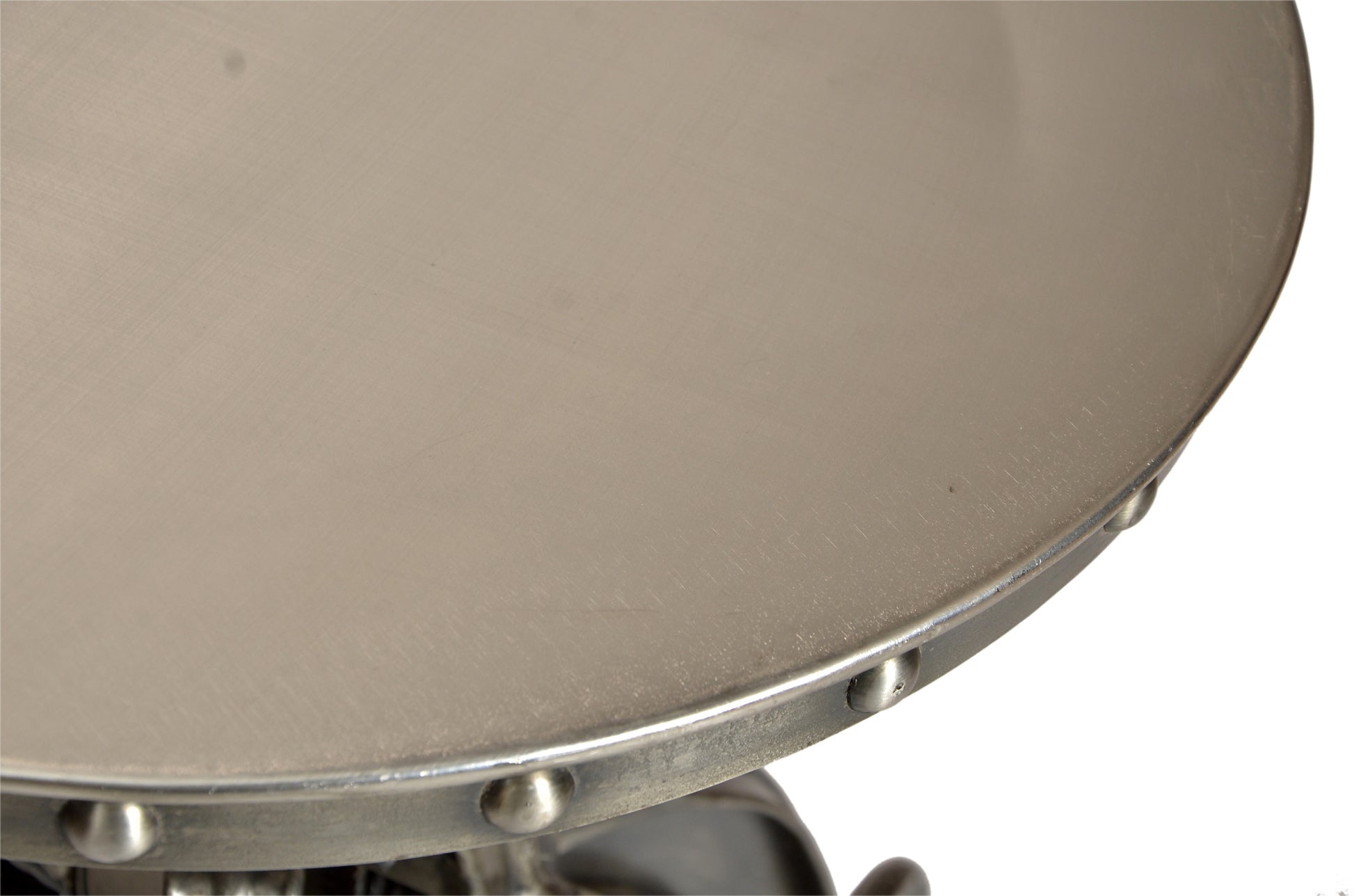 21" Silver Metal And Iron Round End Table By Homeroots | End Tables | Modishstore - 3