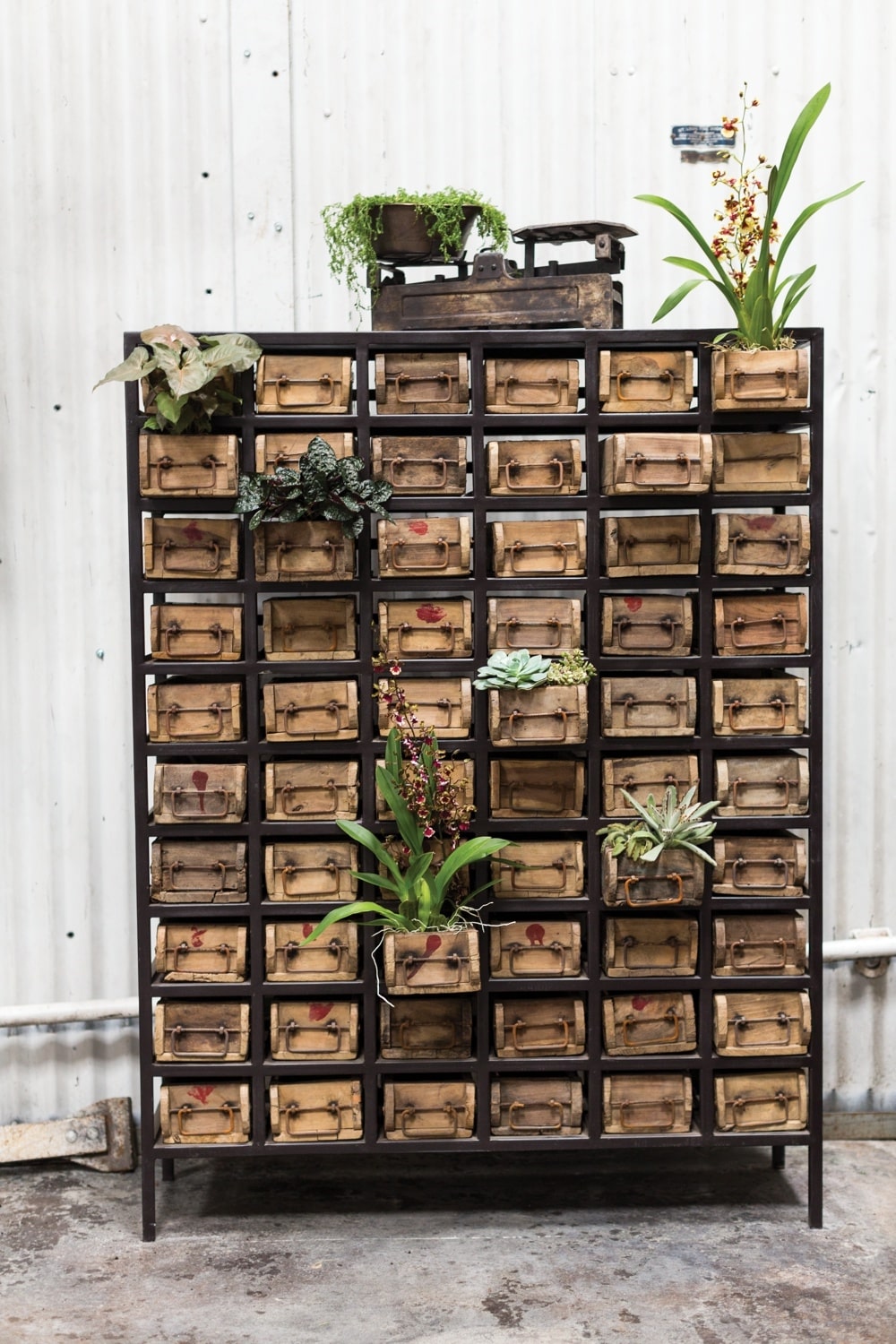 Brick Mould Rack By Accent Decor | Outdoor Planters, Troughs & Cachepots | Modishstore - 5