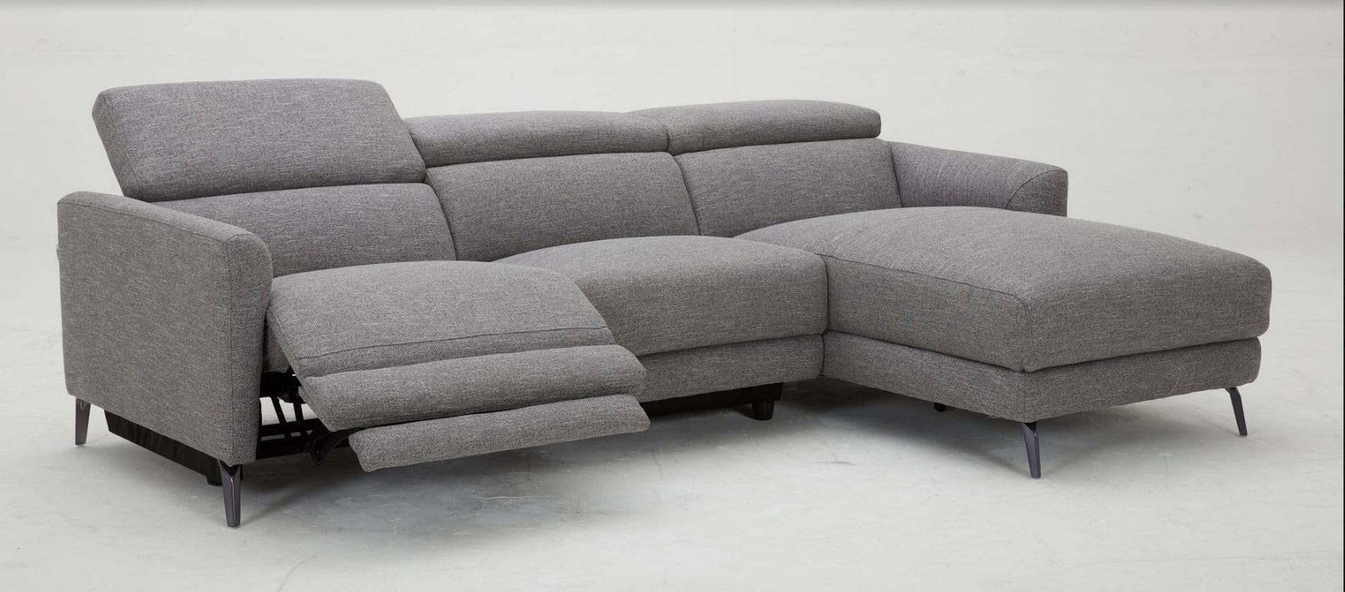 Divani Casa Lupita - Modern Grey Fabric Sectional with Right Facing Chaise-3