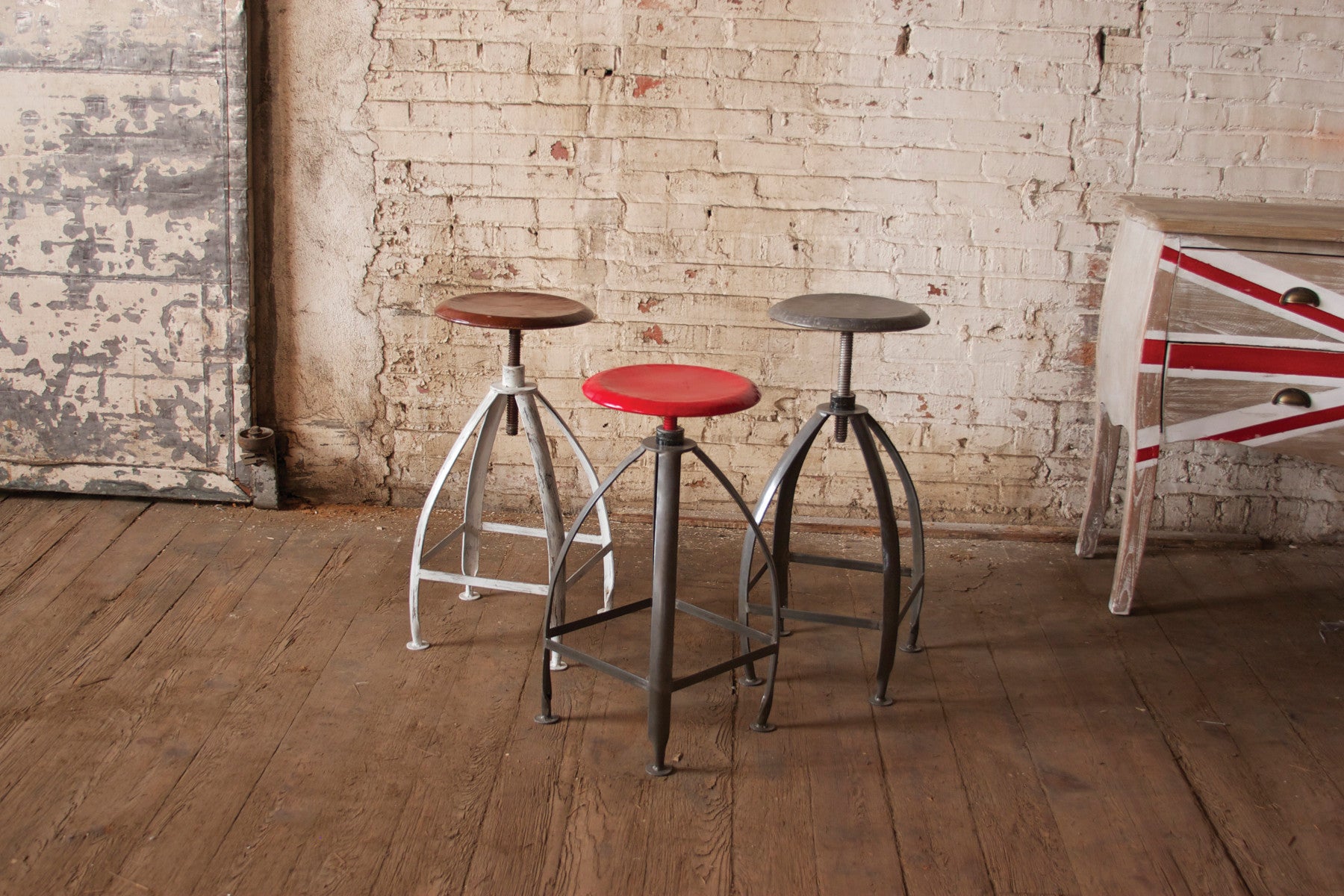 Kalalou Metal Stool With Adjustable Top - Rust Seat With Antique White Base | Modishstore | Bar Stools