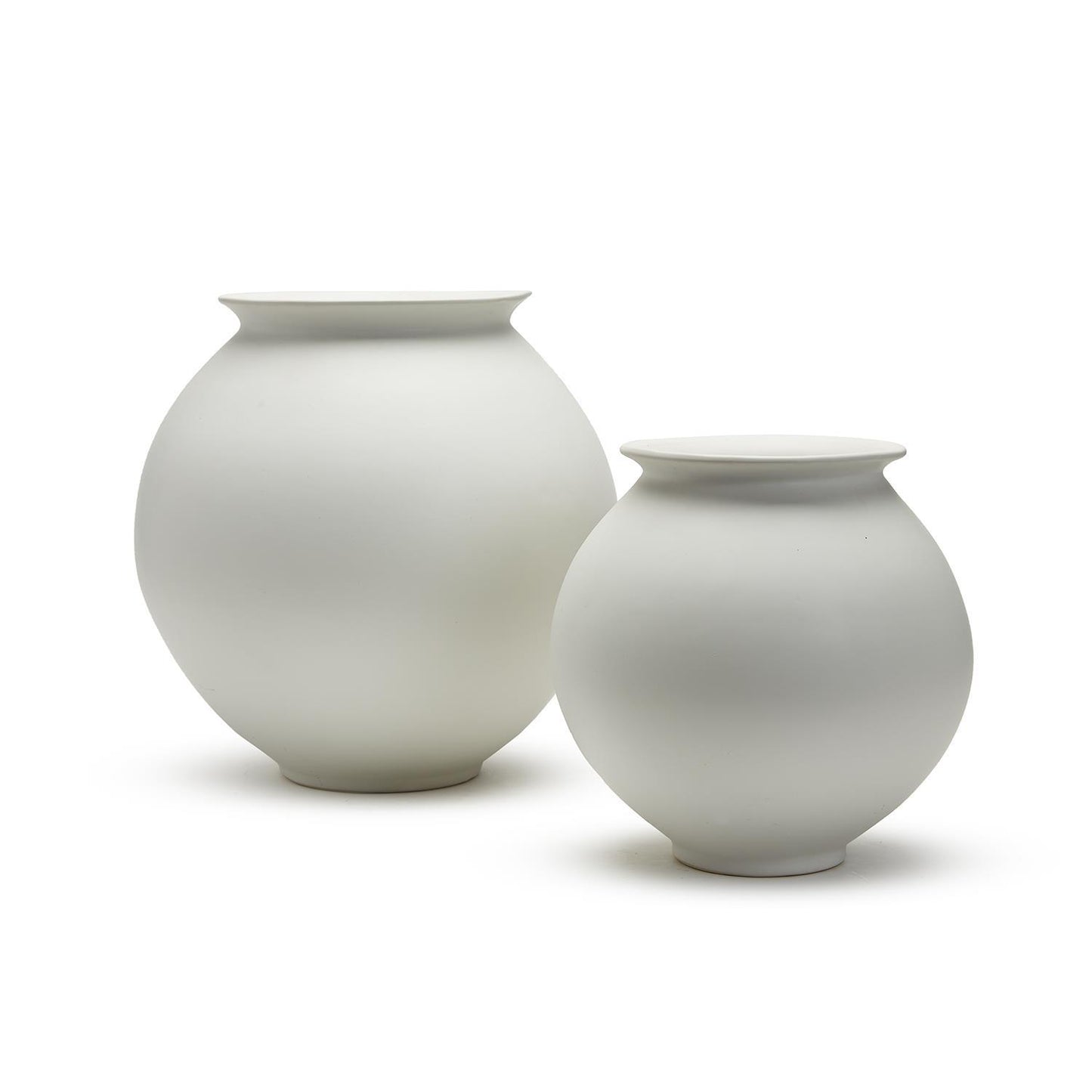 White Round Vase Set Of 2 By Tozai Home | Vases | Modishstore -3