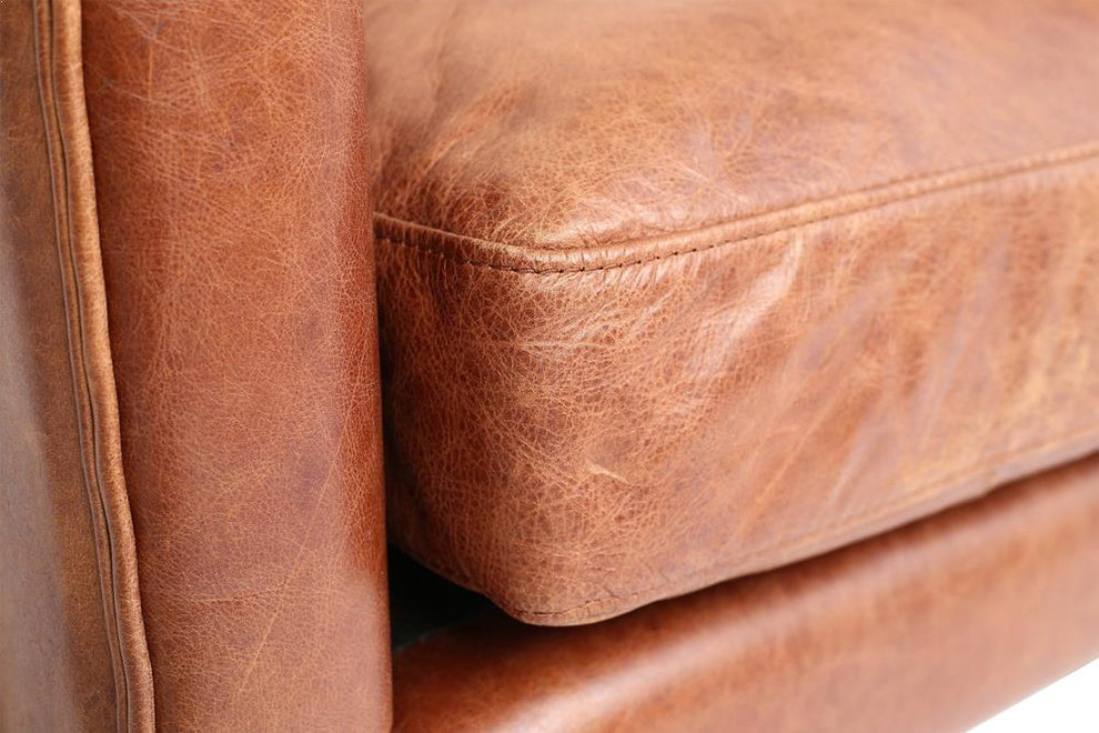 Edloe Finch London Lounge Chair | Lounge Chairs Modishstore - 2