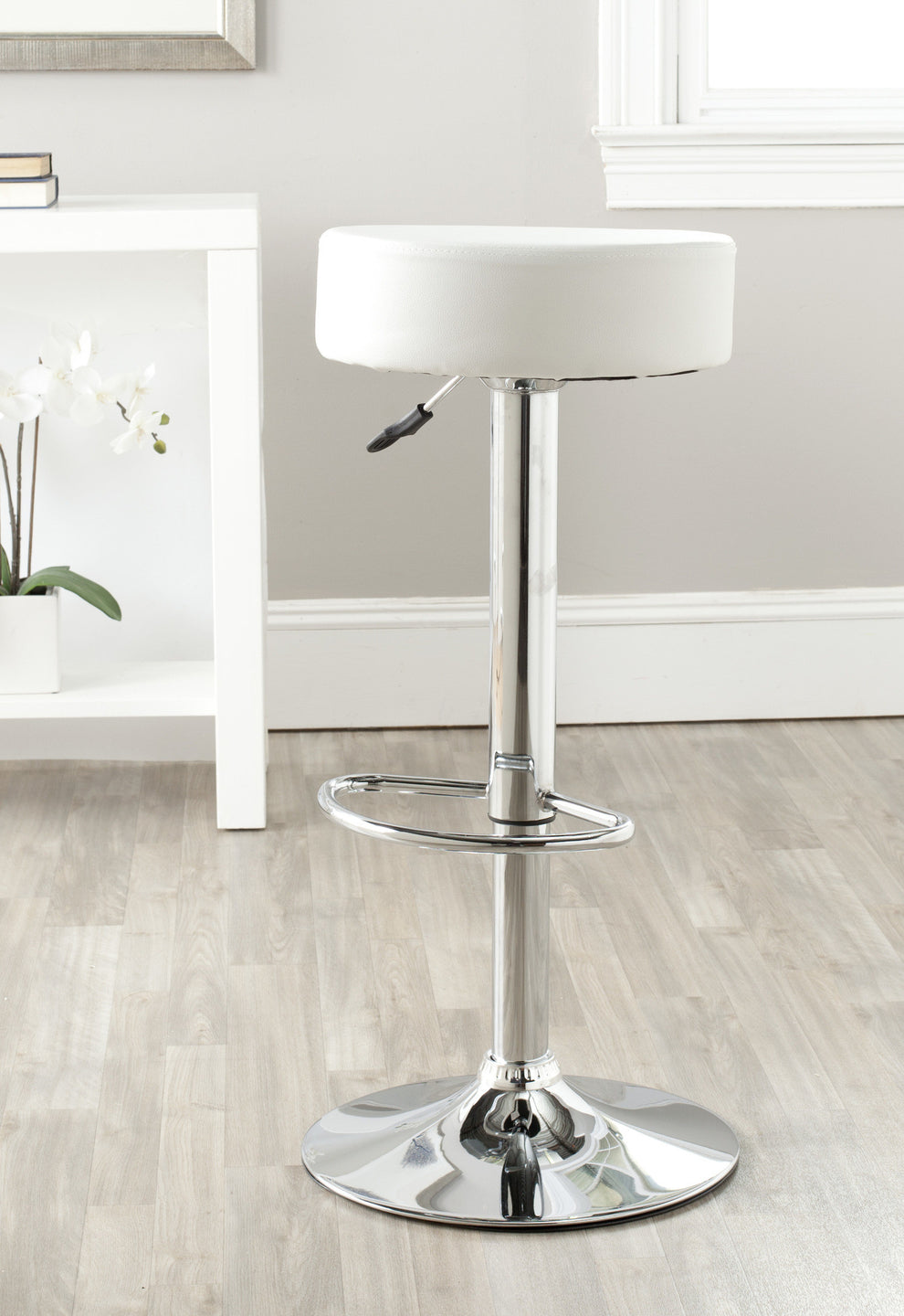 Safavieh Jude Swivel Barstool | Bar Stools | Modishstore - 1