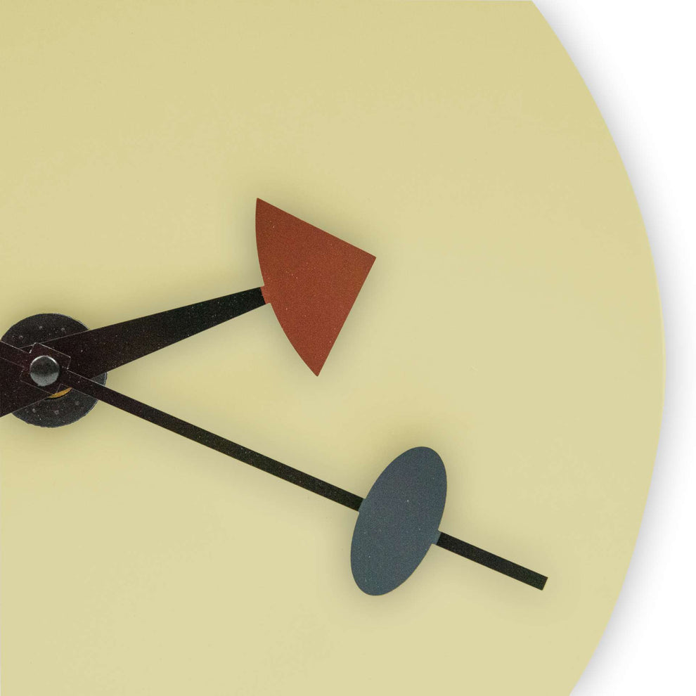 LeisureMod Manchester Modern Classy Design Round Silent Non-Ticking Wall Clock | Clocks | Modishstore - 2