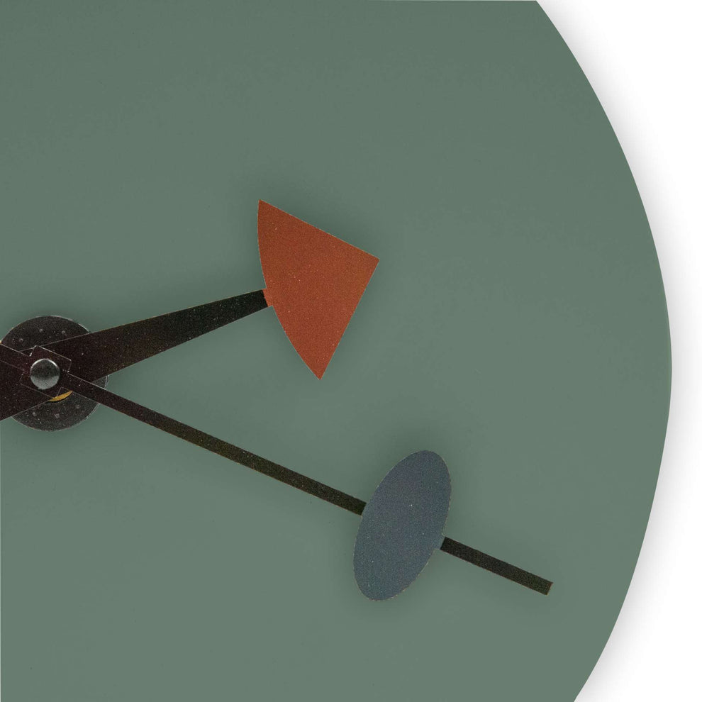 LeisureMod Manchester Modern Classy Design Round Silent Non-Ticking Wall Clock | Clocks | Modishstore - 10