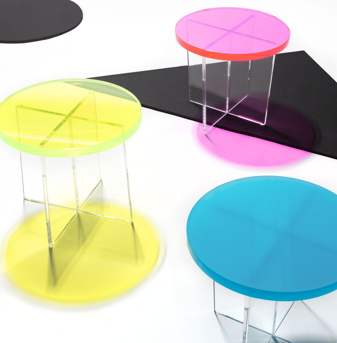 Safavieh Edwards Acryllic Accent Table - Turquoise | Accent Tables | Modishstore - 5