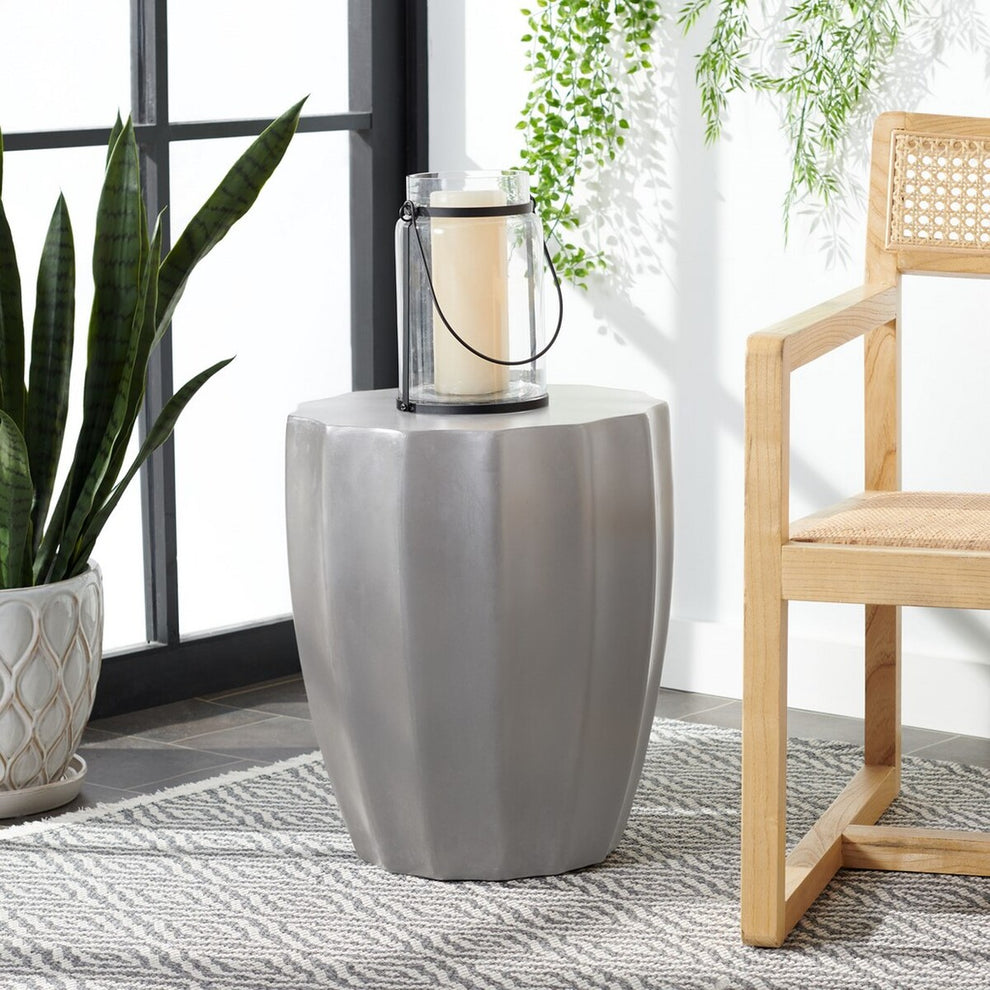 Safavieh Jaslyn Indoor/Outdoor Modern Concrete Round 17.7-Inch H Accent Table | Accent Tables |  Modishstore  - 2
